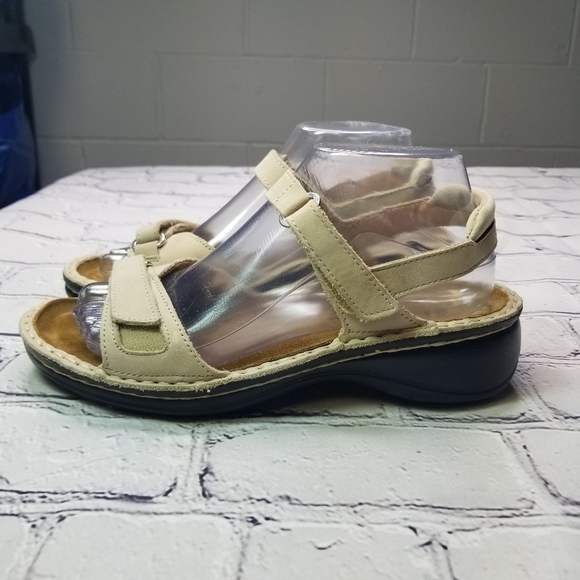 Naot Papaya bone ankle strap sandals - Picture 3 of 15